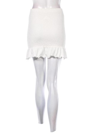 Пола Bershka, Размер S, Цвят Бял, Цена 10,00 €