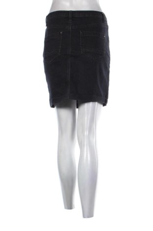 Пола C&A, Размер M, Цвят Черен, Цена 14,82 €