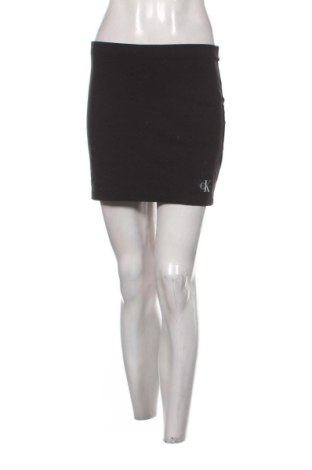 Пола Calvin Klein Jeans, Размер S, Цвят Черен, Цена 61,35 €