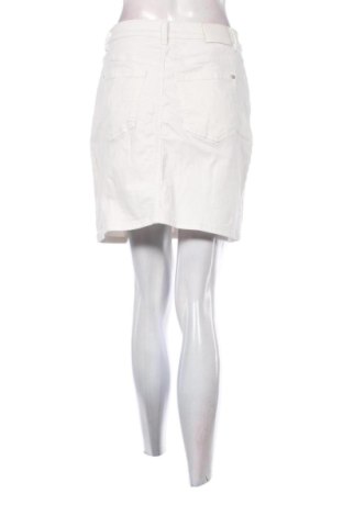 Пола Comma,, Размер M, Цвят Бял, Цена 28,00 €