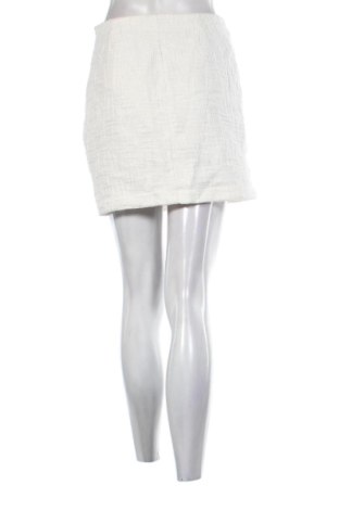 Пола Gina Tricot, Размер S, Цвят Бял, Цена 10,26 €