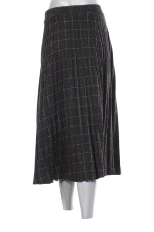 Пола Reserved, Размер M, Цвят Многоцветен, Цена 11,76 €