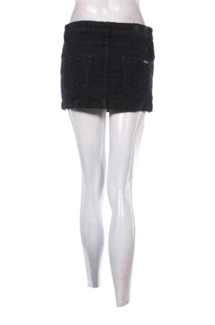 Пола Stradivarius, Размер M, Цвят Черен, Цена 15,33 €