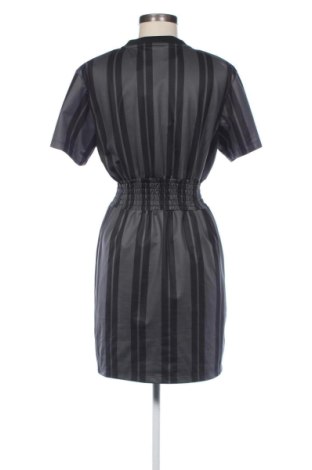 Рокля Adidas Originals, Размер S, Цвят Многоцветен, Цена 63,49 €