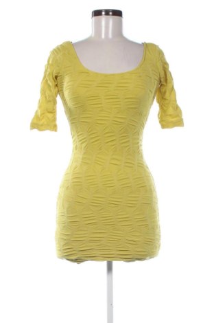 Рокля Bershka, Размер XS, Цвят Жълт, Цена 19,95 €