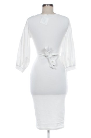 Рокля Boohoo, Размер M, Цвят Бял, Цена 19,94 €
