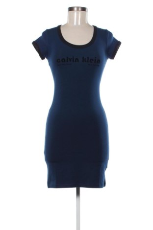 Рокля Calvin Klein Jeans, Размер XXS, Цвят Син, Цена 70,55 €, #135850092