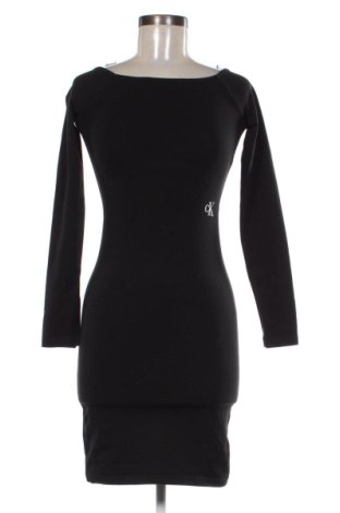 Рокля Calvin Klein Jeans, Размер S, Цвят Черен, Цена 34,79 €