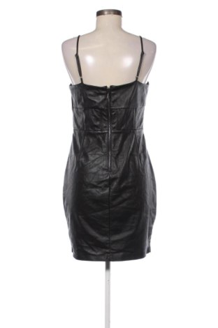 Sukienka Guess, Rozmiar M, Kolor Czarny, Cena 262,57 zł