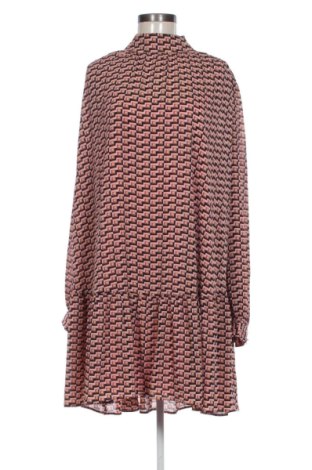 Šaty  Hugo Boss, Velikost XL, Barva Vícebarevné, Cena  5 799,00 Kč