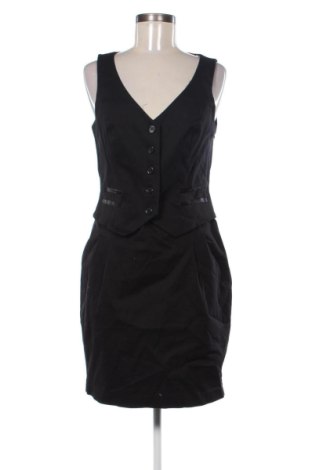 Ruha Laura Scott, Méret M, Szín Fekete, Ár 3 529 Ft