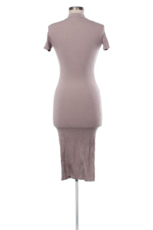 Φόρεμα Pull&Bear, Μέγεθος XS, Χρώμα Σάπιο μήλο, Τιμή 17,99 €