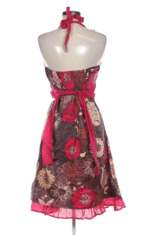 Šaty  Quiosque, Velikost S, Barva Vícebarevné, Cena  679,00 Kč