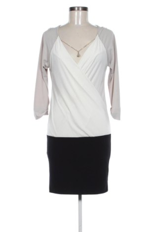 Рокля Rinascimento, Размер S, Цвят Многоцветен, Цена 41,91 €