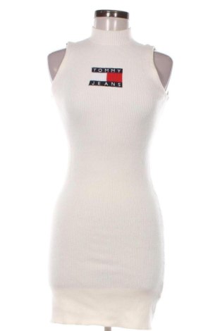 Рокля Tommy Jeans, Размер M, Цвят Бял, Цена 89,47 €
