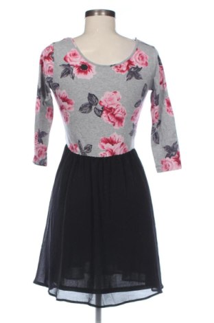 Рокля Unbranded, Размер XS, Цвят Многоцветен, Цена 20,00 €