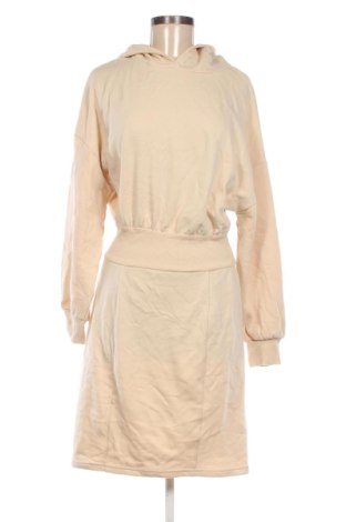 Ruha Unbranded, Méret M, Szín Bézs, Ár 4 089 Ft