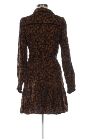 Kleid Y.A.S, Größe M, Farbe Mehrfarbig, Preis 54,99 €