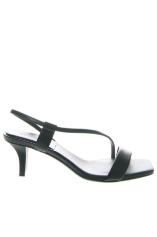 Сандали Calvin Klein, Размер 39, Цвят Черен, Цена 48,57 €, #135846939