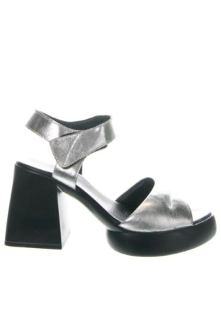 Sandalen Dasha, Größe 40, Farbe Silber, Preis 51,60 €