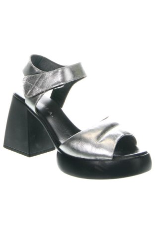 Sandalen Dasha, Größe 40, Farbe Silber, Preis 51,60 €