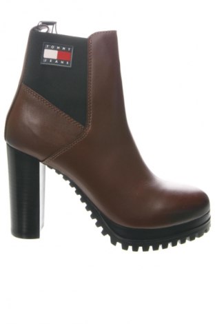Дамски боти Tommy Jeans, Размер 39, Цвят Кафяв, Цена 138,04 €