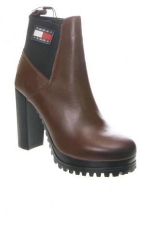 Дамски боти Tommy Jeans, Размер 38, Цвят Кафяв, Цена 36,81 €
