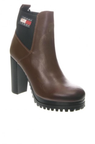 Дамски боти Tommy Jeans, Размер 38, Цвят Кафяв, Цена 48,57 €