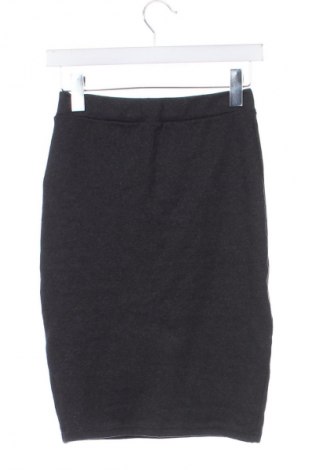 Пола Unbranded, Размер XS, Цвят Черен, Цена 2,04 €