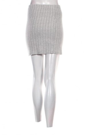 Пола Unbranded, Размер M, Цвят Сив, Цена 2,04 €