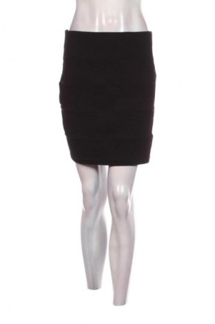 Пола Amisu, Размер M, Цвят Черен, Цена 2,55 €