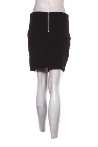 Пола Amisu, Размер M, Цвят Черен, Цена 2,55 €