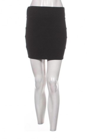 Пола Amisu, Размер S, Цвят Черен, Цена 2,04 €