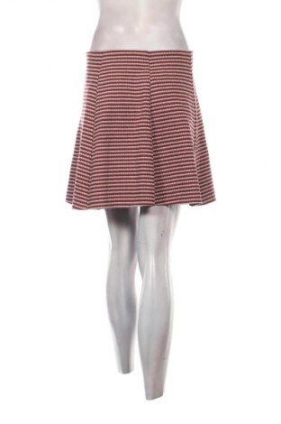 Пола Bershka, Размер S, Цвят Многоцветен, Цена 2,04 €