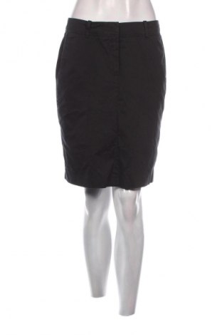 Пола Christian Berg, Размер M, Цвят Черен, Цена 2,55 €