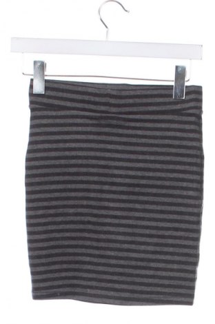 Пола H&M, Размер XS, Цвят Многоцветен, Цена 2,04 €