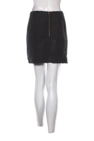 Пола H&M, Размер S, Цвят Черен, Цена 2,04 €