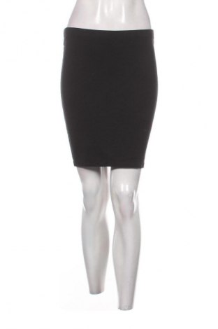 Пола H&M, Размер S, Цвят Черен, Цена 2,04 €