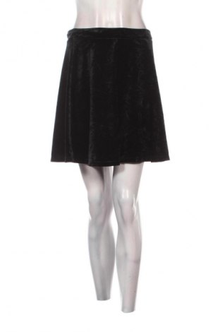 Пола H&M Divided, Размер M, Цвят Черен, Цена 2,04 €