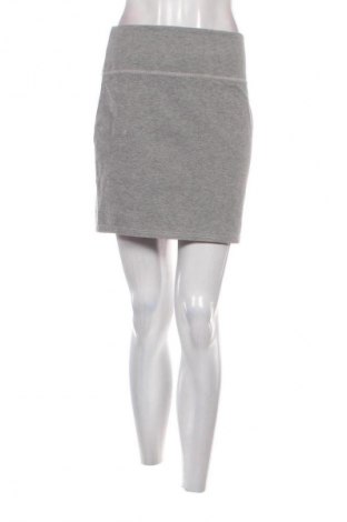 Пола Milla, Размер M, Цвят Сив, Цена 2,04 €