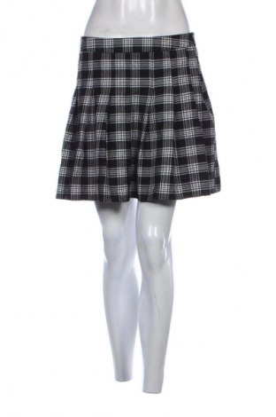 Пола New Look, Размер M, Цвят Многоцветен, Цена 2,04 €