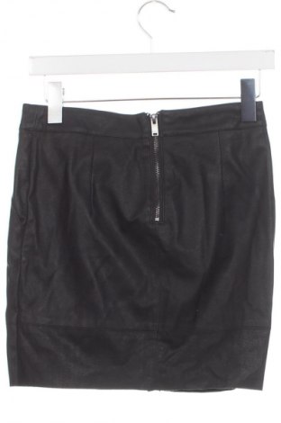 Пола ONLY, Размер S, Цвят Черен, Цена 2,04 €