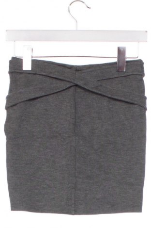 Пола Reserved, Размер XS, Цвят Сив, Цена 4,60 €