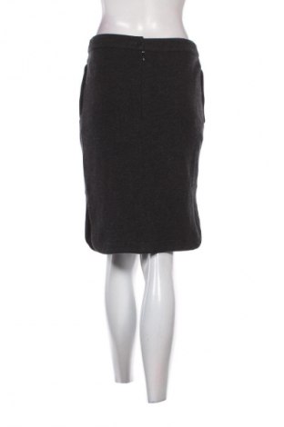 Пола Unbranded, Размер M, Цвят Черен, Цена 2,04 €