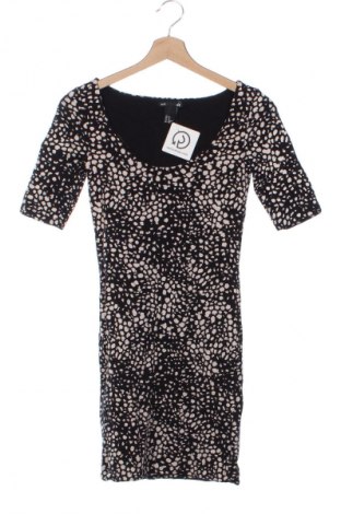 Рокля H&M, Размер XS, Цвят Многоцветен, Цена 2,04 €