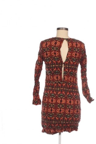 Рокля H&M, Размер S, Цвят Многоцветен, Цена 2,04 €