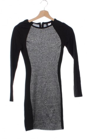 Šaty  H&M Divided, Velikost XS, Barva Vícebarevné, Cena  59,00 Kč