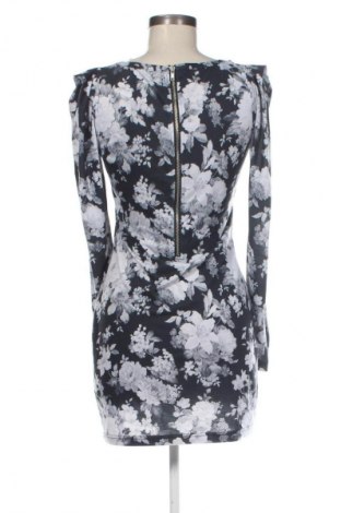 Šaty  Minimum, Velikost M, Barva Vícebarevné, Cena  69,00 Kč