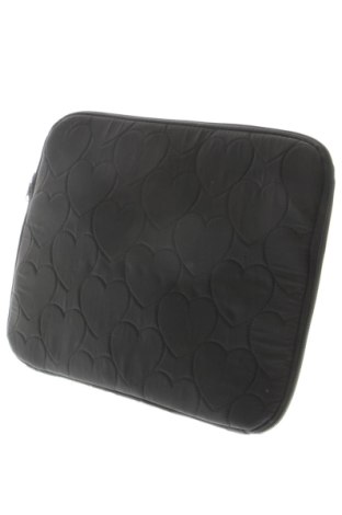 Чанта за таблет Sinsay, Цвят Черен, Цена 10,74 €