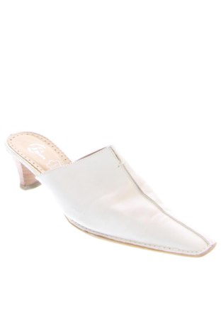 Pantolette Bata, Größe 40, Farbe Weiß, Preis 39,00 €